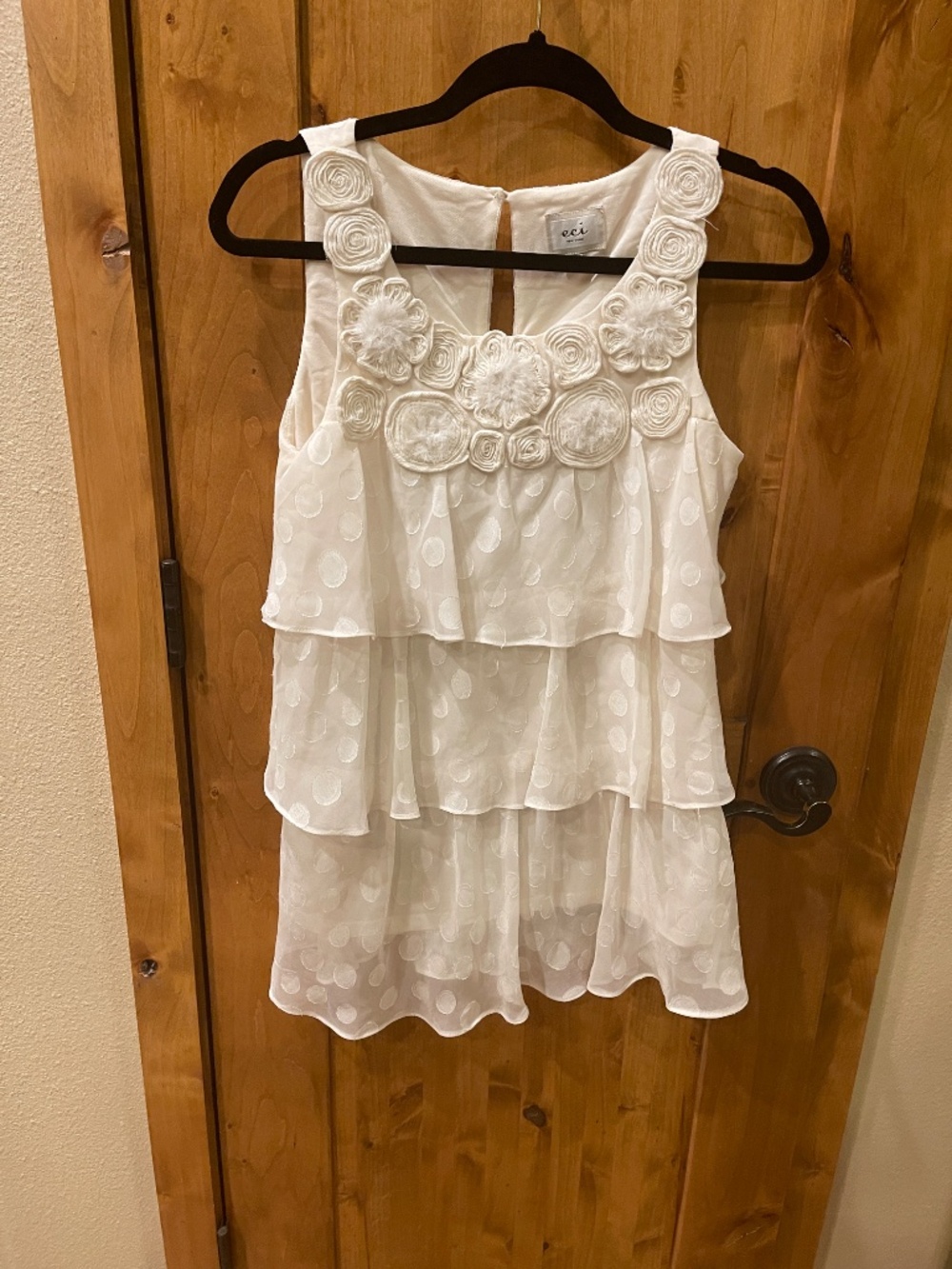 ECI Womens Sleeveless Tiered Blouse Rosette Applique Ivory Swiss Dot Sz 4